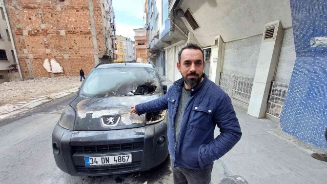 Esenler’de Madde Bağımlısı Şahıs Aracı Yakıp Kaçtı