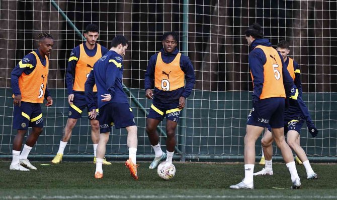 Fenerbahçe, Ümraniyespor Maçı Hazırlıklarını Sürdürdü