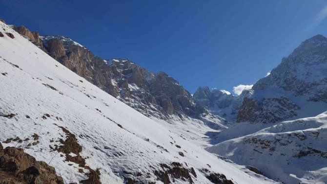 Yüksekovalı Dağcı, İlk Kez Ocak Ayında Cennet-cehennem Vadisi’ne Çıktı