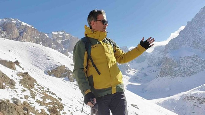 Yüksekovalı Dağcı, İlk Kez Ocak Ayında Cennet-cehennem Vadisi’ne Çıktı