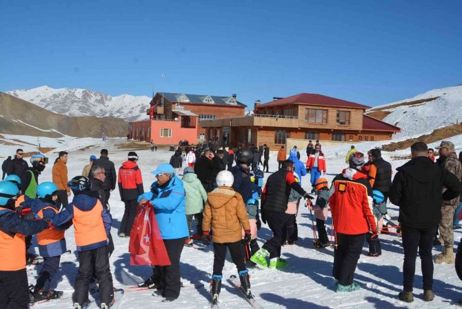 Hakkari’de Kayak Sezonu Açıldı