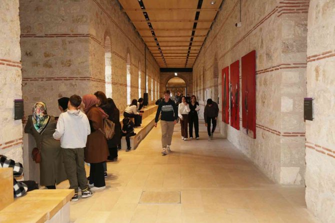 Rami Kütüphanesi’ni Günde 20 Binin Üzerinde Kişi Ziyaret Ediyor