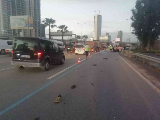 İ̇zmir’de Ölümlü Kaza: Çarpan Araç Sürücüsü Durmadı
