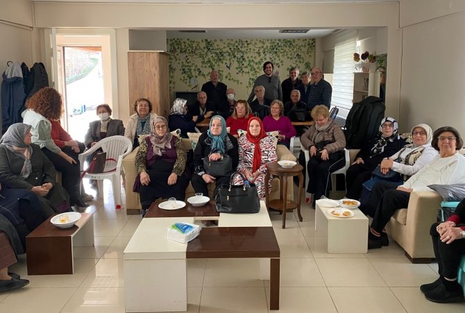 İ̇zmitli Çınarlar Bu Seminerle Haklarını Öğrendi