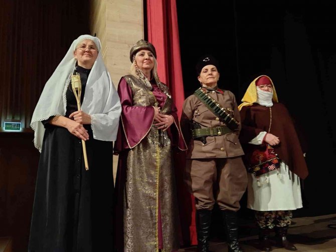 ‘Kahraman Türk Kadınları’ Belgesel Gösterisi Öğrencilerle Buluşmaya Devam Ediyor