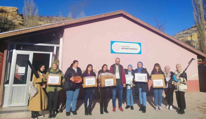 Yurt Öğrencileri El Emekleri İle Gönülleri Isıttı