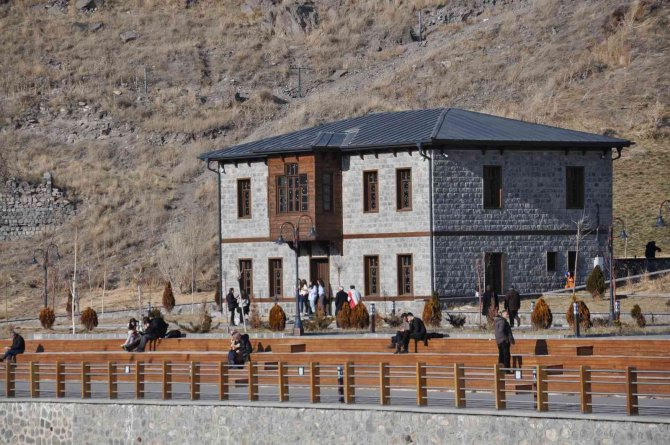 Kars’ta Ocak Ayında Bahar Havası Yaşanıyor
