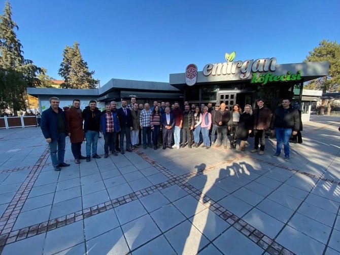 Başkan Büyükkılıç, Erzurum Devlet Tiyatrosu Sanatçıları İle Bir Araya Geldi