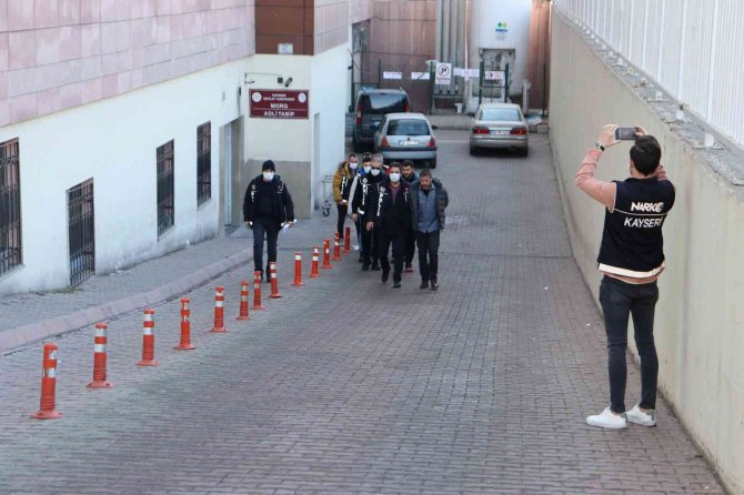 Kayseri’nin En Büyük ‘Sıvı Uyuşturucu’ Operasyonunda 3 Kişide Adliyede
