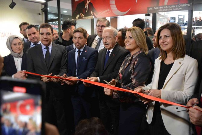 Chp Lideri Kemal Kılıçdaroğlu Kütüphane Açılışı İçin Kocaeli’de