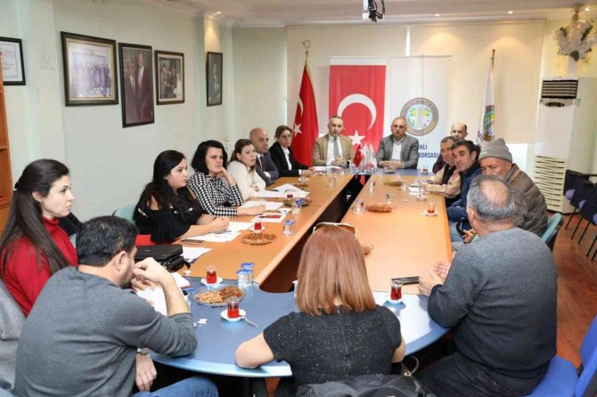 Salihli’de Ispanak Üretimiyle İlgili Toplantı Yapıldı