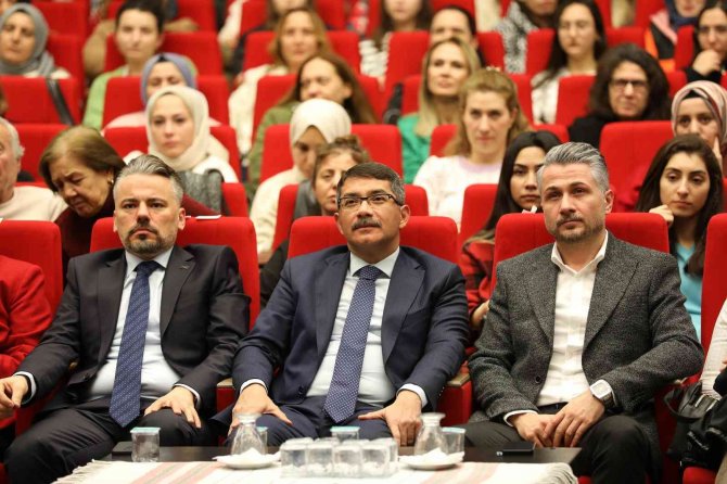 Şehzadeler Belediyesinden “İ̇yi Hissetmek, Kötü Duygulardan Arınmak” Konulu Seminer