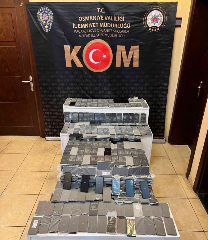 Mısır Yüklü Tırda 5 Milyon Liralık Kaçak Telefon Ele Geçirildi