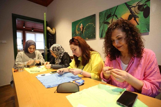 Miyuki Boncuklarla Takı Yapmayı Öğrendiler