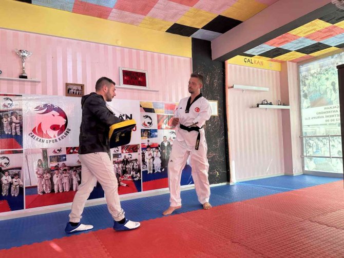 Milli Sporcu Recep Özdemir, Para Taekwondo Türkiye Şampiyonu Oldu