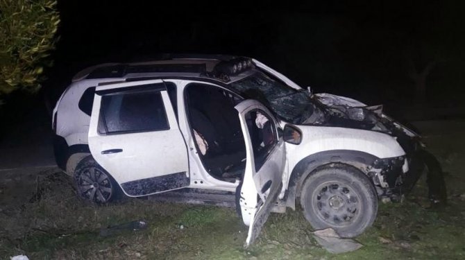 Otomobil Ağaca Çarptı: Araçta Sıkışan Sürücü Ağır Yaralandı