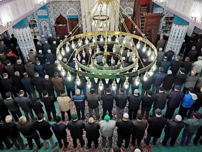 Simav’da Sabah Namazı Sonrası Kar Ve Yağmur Duası