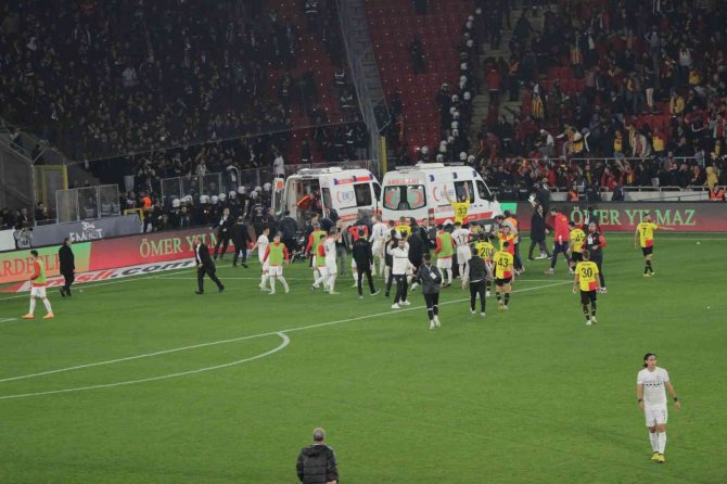 Olaylı Göztepe-altay Derbisinin 18 Sanığına Tahliye