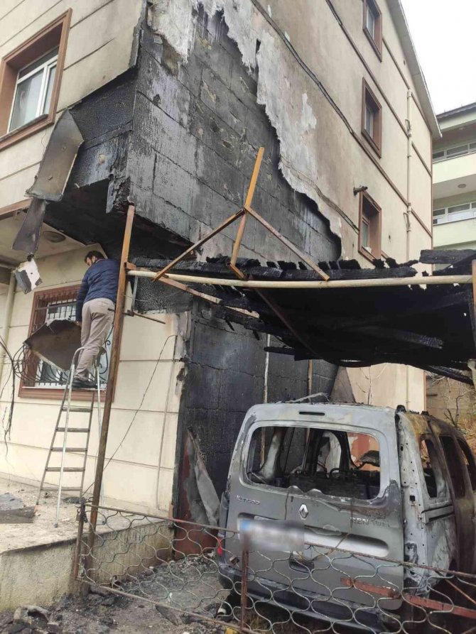 Sultanbeyli’de Park Halindeki Aracı Kundaklayan Şahıs Tutuklandı