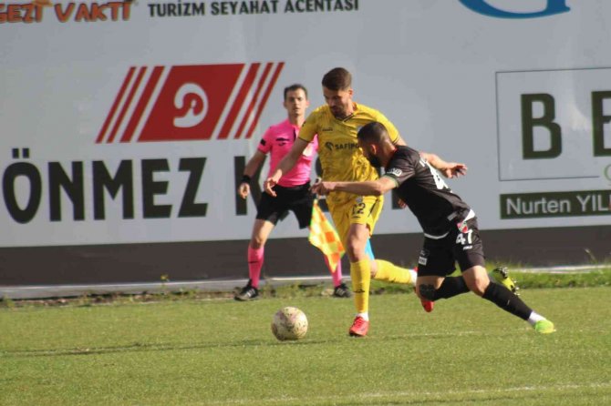 Tff 3. Lig: Belediye Derincespor: 1 - Karşıyaka: 1