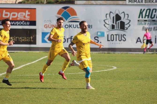 Tff 3. Lig: Belediye Derincespor: 1 - Karşıyaka: 1