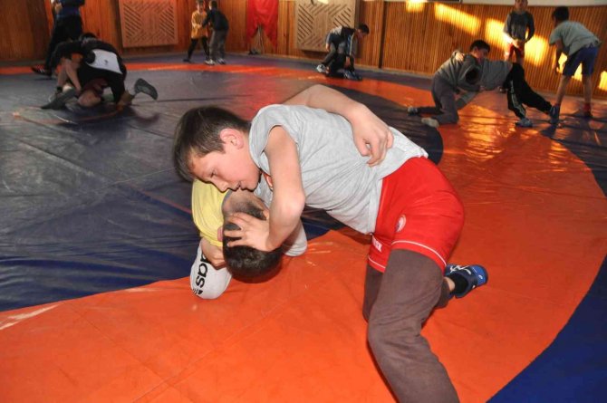 Dedesi Gibi Dünya Şampiyonu Olmak İstiyor