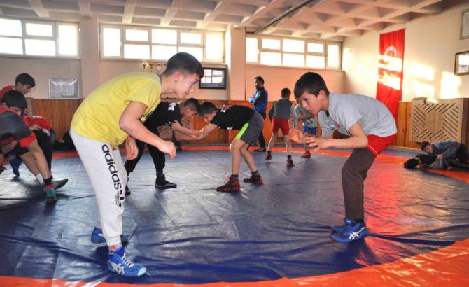 Dedesi Gibi Dünya Şampiyonu Olmak İstiyor