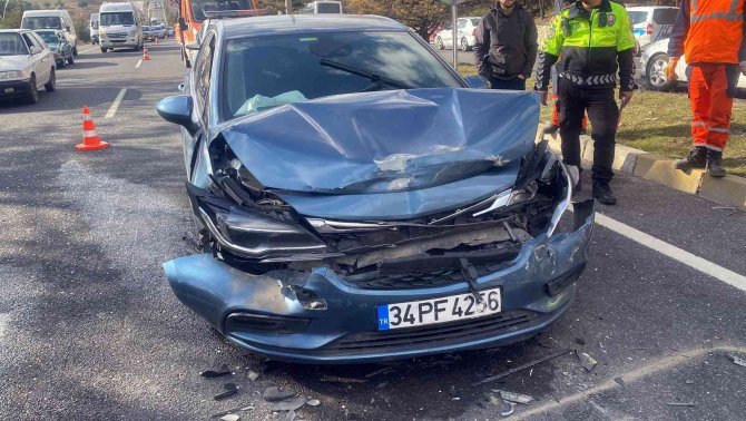 Zincirleme Trafik Kazasında 4 Kişi Yaralandı