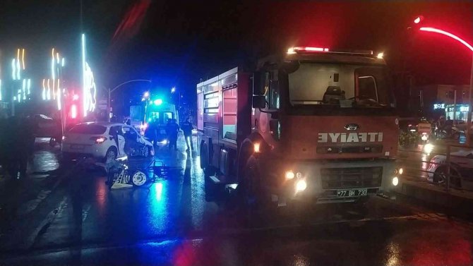 Yalova’da İki Otomobil Çarpıştı: 1’i Ağır 4 Yaralı
