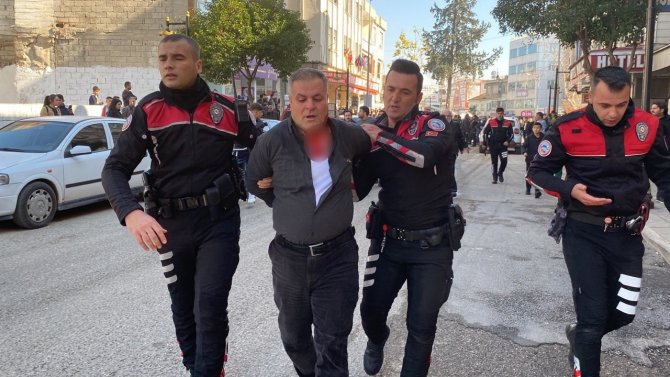 Adıyaman’da Tekmeli Yumruklu ’Araç Parkı’ Kavgası: 8 Yaralı, 10 Gözaltı