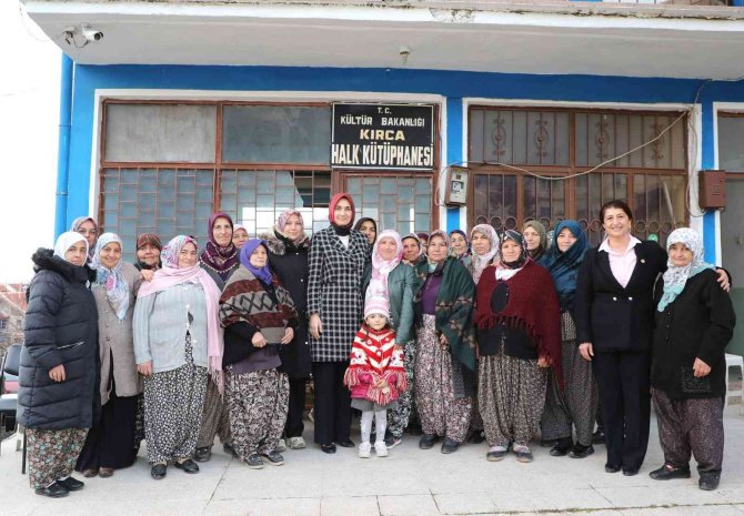 Vali Yiğitbaşı Köylü Kadınlarla Bir Araya Geldi