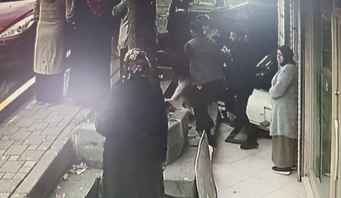 Yokuş Aşağı İndikleri Bisikletle Kaza Yaptılar: 2 Çocuk Yaralandı