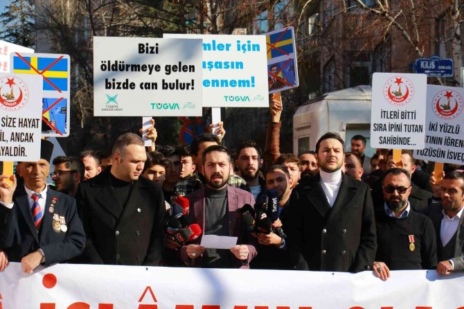 Ak Parti Gençlik Kolları Ve Tügva’dan İ̇sveç Büyükelçiliği Önünde Protesto