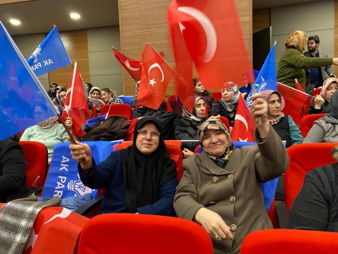 Ak Parti’den Kadınlara Eğitim