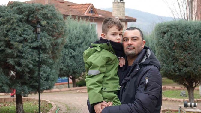 Yıllar Sonra Evlatlarından Bir Kelime Duyabilmek İçin Geldikleri Türkiye’de Mutlulukları İkiye Katlandı