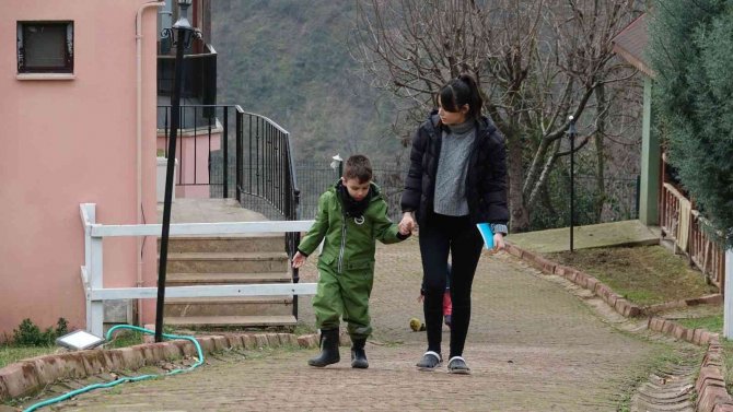 Yıllar Sonra Evlatlarından Bir Kelime Duyabilmek İçin Geldikleri Türkiye’de Mutlulukları İkiye Katlandı