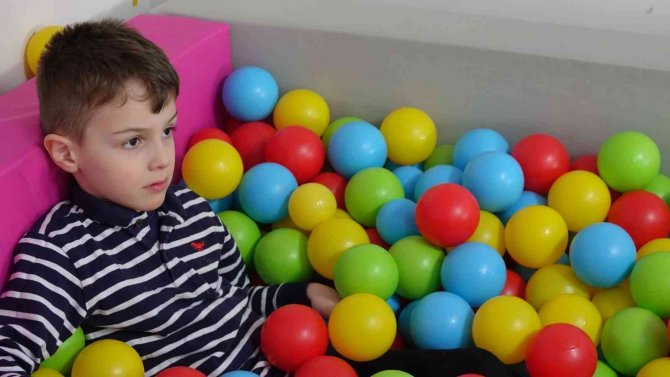 Yıllar Sonra Evlatlarından Bir Kelime Duyabilmek İçin Geldikleri Türkiye’de Mutlulukları İkiye Katlandı