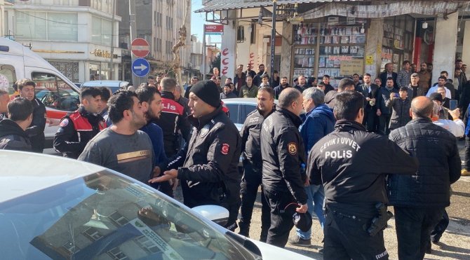 Adıyaman’da Tekmeli Yumruklu ’Araç Parkı’ Kavgası: 8 Yaralı, 10 Gözaltı