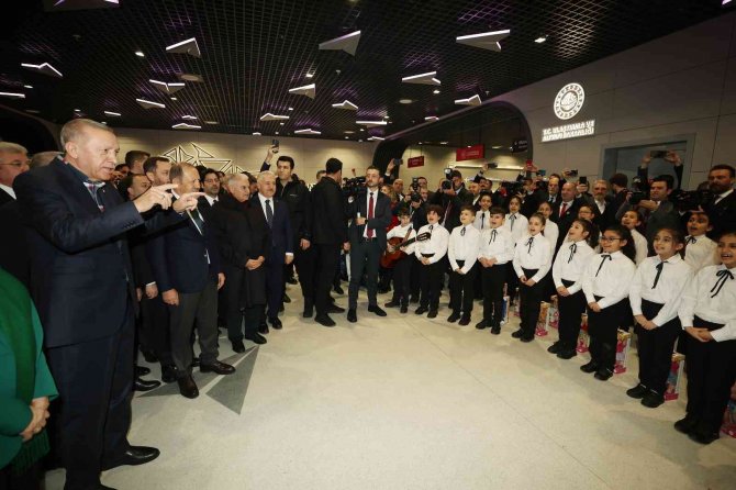Cumhurbaşkanı Erdoğan, Kağıthane - İ̇stanbul Metrosu Test Sürüşünü Yaptı