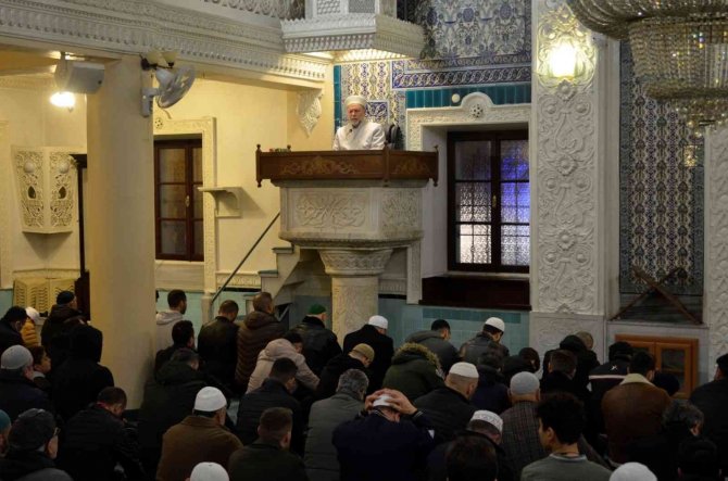 Denizli’deki Camilerde İ̇sveç’e Tepki Olarak Kur’an Okunarak Dua Edildi