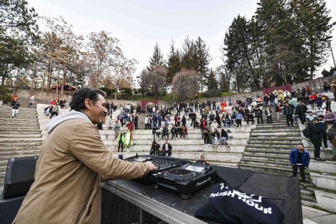 Elektronik Müzik Festivali Kaldığı Yerden Devam Ediyor