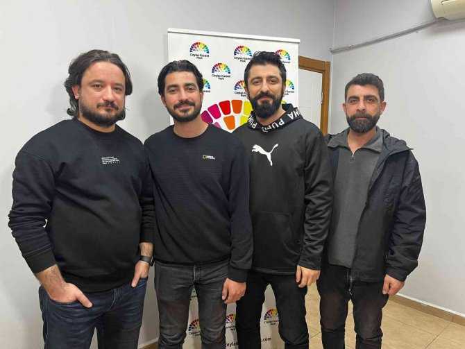 ’İ̇llegal Hayatlar’ Filmi Oyuncuları Ceylan Avm’de Seyirciyle Buluştu