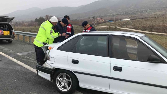 Elazığ’da Trafik Kazası: 4’ü Çocuk 7 Yaralı