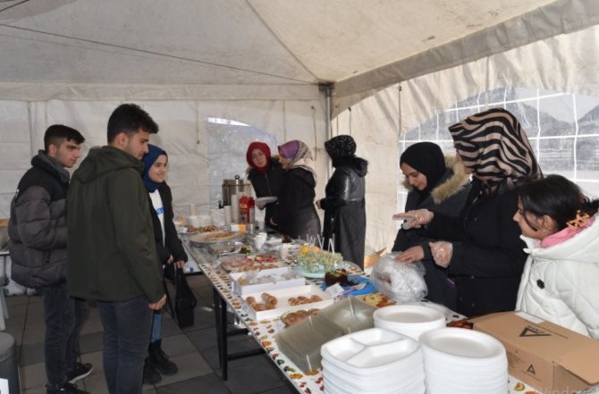 Nene Hatun Camii Külliyesi’ne Ev Hanımlarından Anlamlı Destek