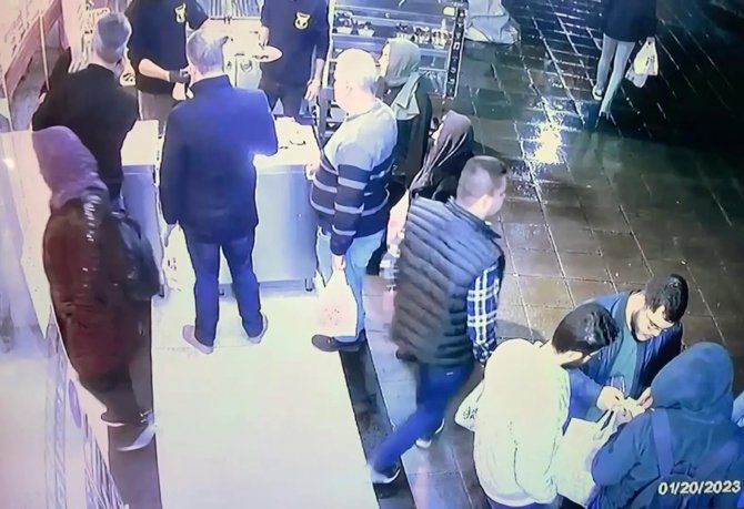 Eyüpsultan’daki Restoranda Yiyip İçip Hesabı Ödemeden Kaçtılar