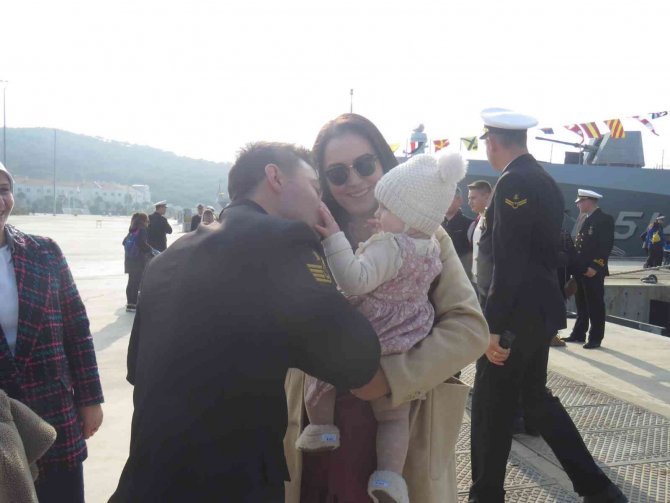 Tcg Burgazada Gemisi İ̇zmir Foça’da Törenle Karşılandı