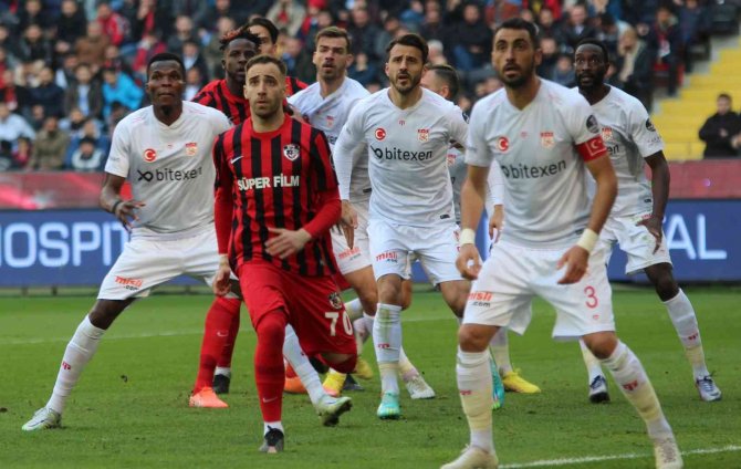 Spor Toto Süper Lig: Gaziantep Fk: 1 - Dg Sivasspor: 2 (Maç Sonucu)