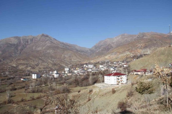 Kış Aylarında 3 Metre Kar Yağan İlçede Yaz Havası