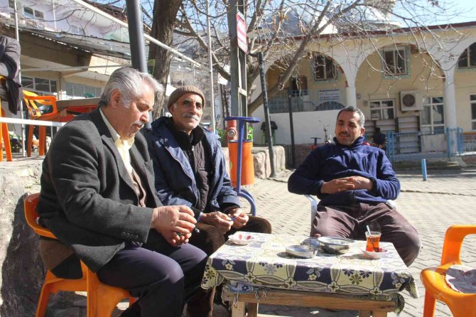 Kış Aylarında 3 Metre Kar Yağan İlçede Yaz Havası