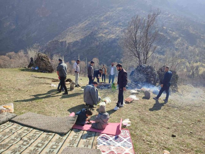 Yüksekova Ve Şemdinli Vatandaşlar Ocak Ayında Piknik Yaptılar